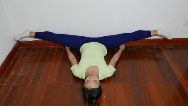 如何学会听声辨位,如何学会劈叉和倒立