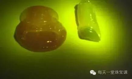 为什么刚买的玉石变色,新买的玉变黄是什么原因