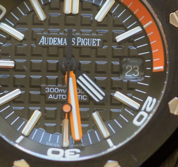 爱彼15707xf和jf对比视频 (爱彼皇家橡树15707怎样辨真假)