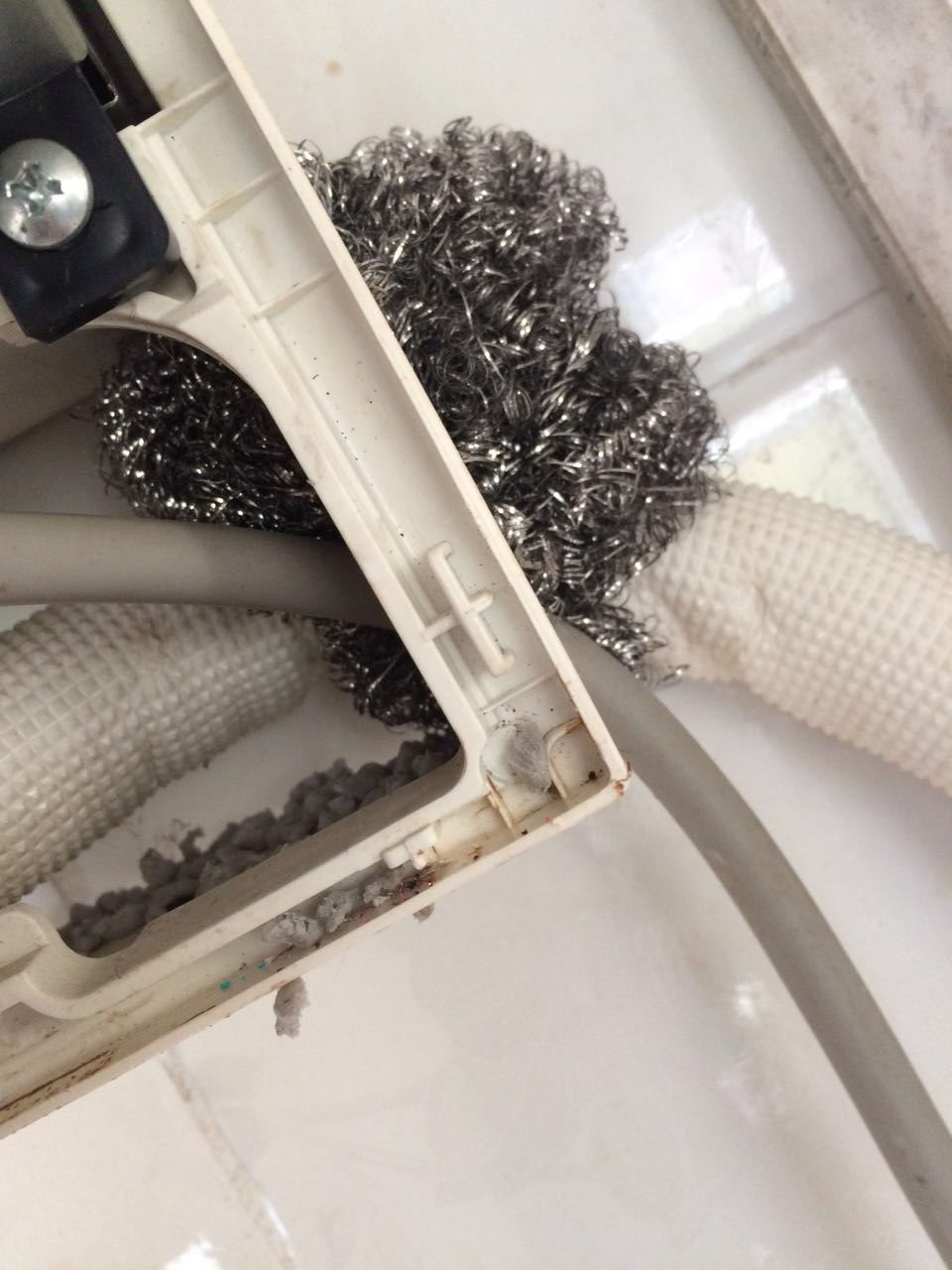 空调里进老鼠,空调有老鼠怎样能抓住老鼠