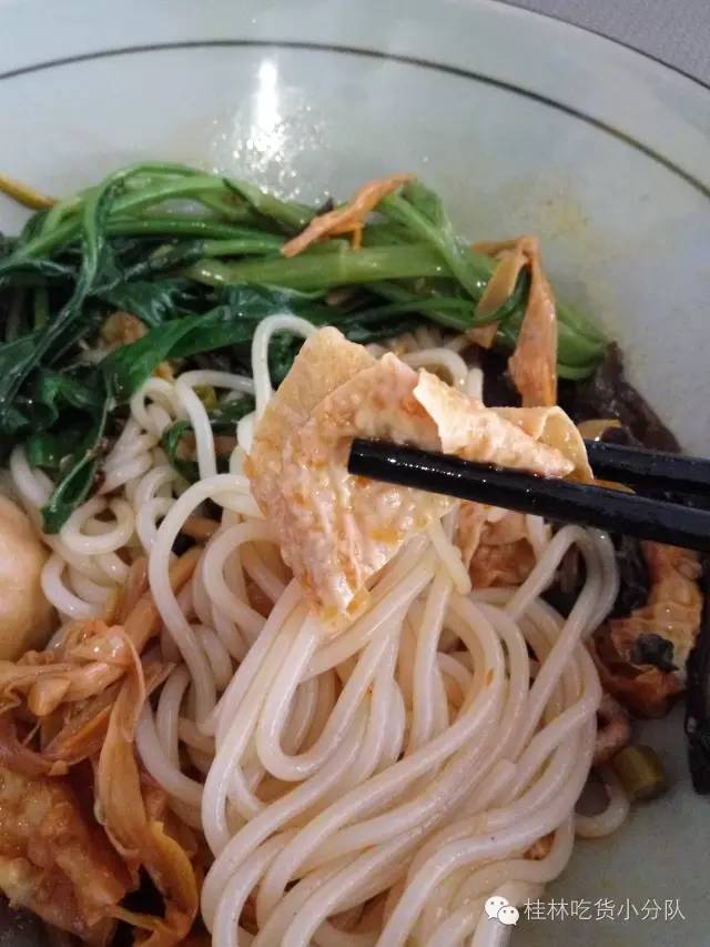 爱民螺蛳粉真有这么好吃吗,爱民干捞粉