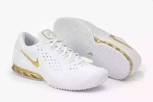 网球红土鞋和硬底鞋的区别,草地和红土网球鞋的区别