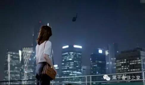 职场不输阵女生上班要背什么包?