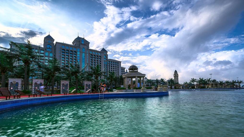 启东海上威尼斯黄金海滩,启东海上威尼斯碧海银沙无边泳池