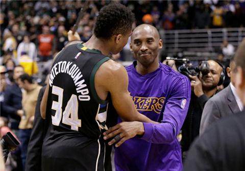 nba手掌最大的人握球,nba手掌最大的人奥尼尔