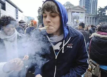 史上第一！加拿大推出买*麻大**专用APP！*麻大**是加国人民的真爱