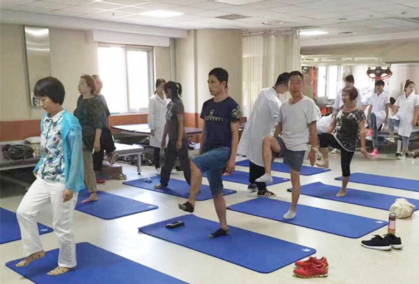 医疗信息腰老疼，那您得来康复医学科腰痛学校了！