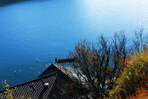 初冬的泸沽湖视频,初冬泸沽湖的水