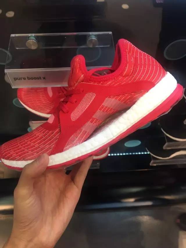 今天我们想聊聊adidas如何在时尚道路上越玩越嗨