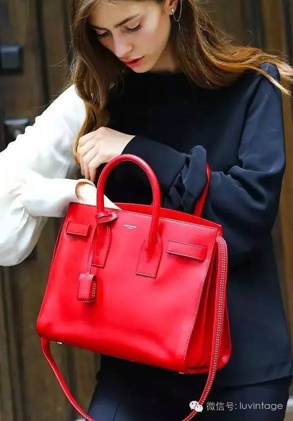 吃着月饼,吃着月饼赏着月亮会有好运吗