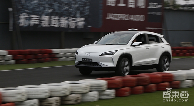 小鹏纯电动智能汽车试驾,小鹏新能源6万左右电动汽车试驾