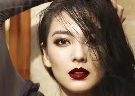 哪个牌子口红湿润度高,大牌口红哪款比较滋润又持久