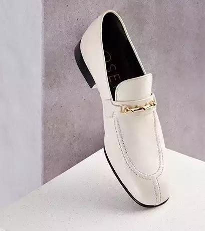 美得毫不费力的姑娘,都有一双乐福鞋