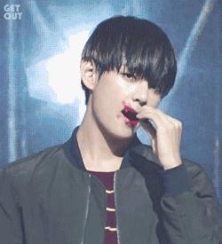 纪梵希ysl和阿玛尼口红哪个好些,阿玛尼纪梵希兰蔻ysl粉底液