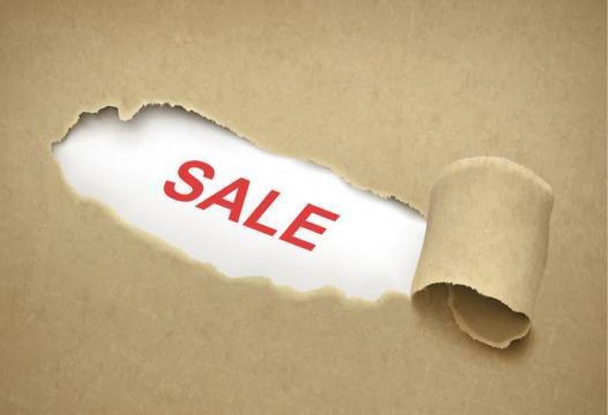 沦为大妈款并不是Coach唯一的尴尬，还有财报下滑，关店不断