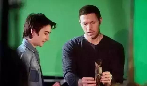 拒绝斯坦福offer,放弃百亿家产,靠捏泥成为霸道总裁!