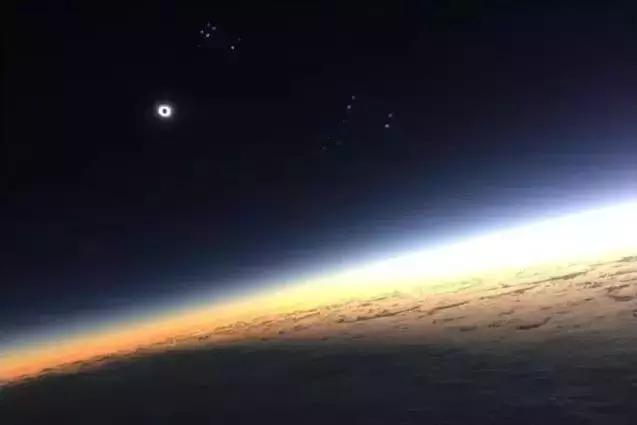 柯南飞机迫降,柯南坐飞机的一集