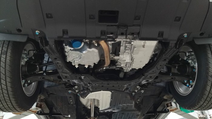 本田crv2016经典款详细配置图表,16年本田crv2.0两驱还值得买吗