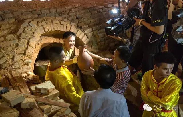 钦州市党代会报告,钦州市召开第六次党代会