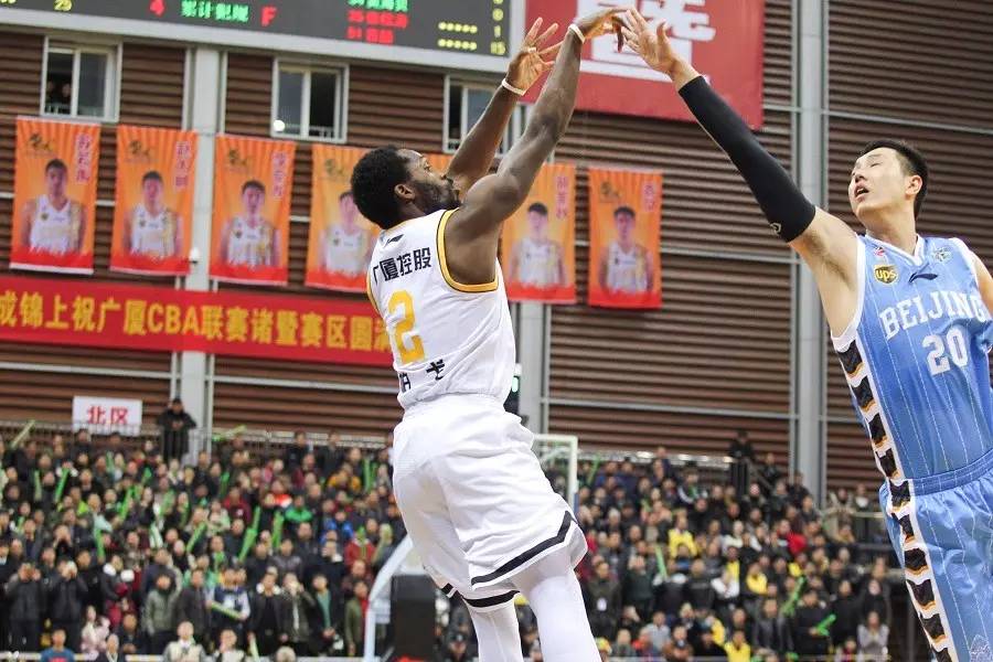 帕戈广厦,帕戈与广厦