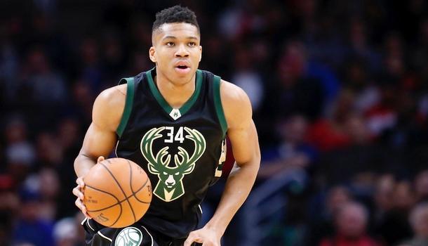 nba手掌最大的人握球,nba手掌最大的人奥尼尔