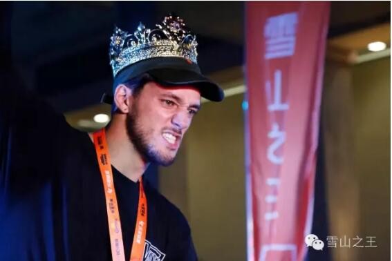 瀵岄緳鍥涘灏忛晣浜戠涔嬪,瀵岄緳鍥涘灏忛晣