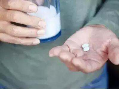 这些药慎用,什么药不能跟牛奶服用