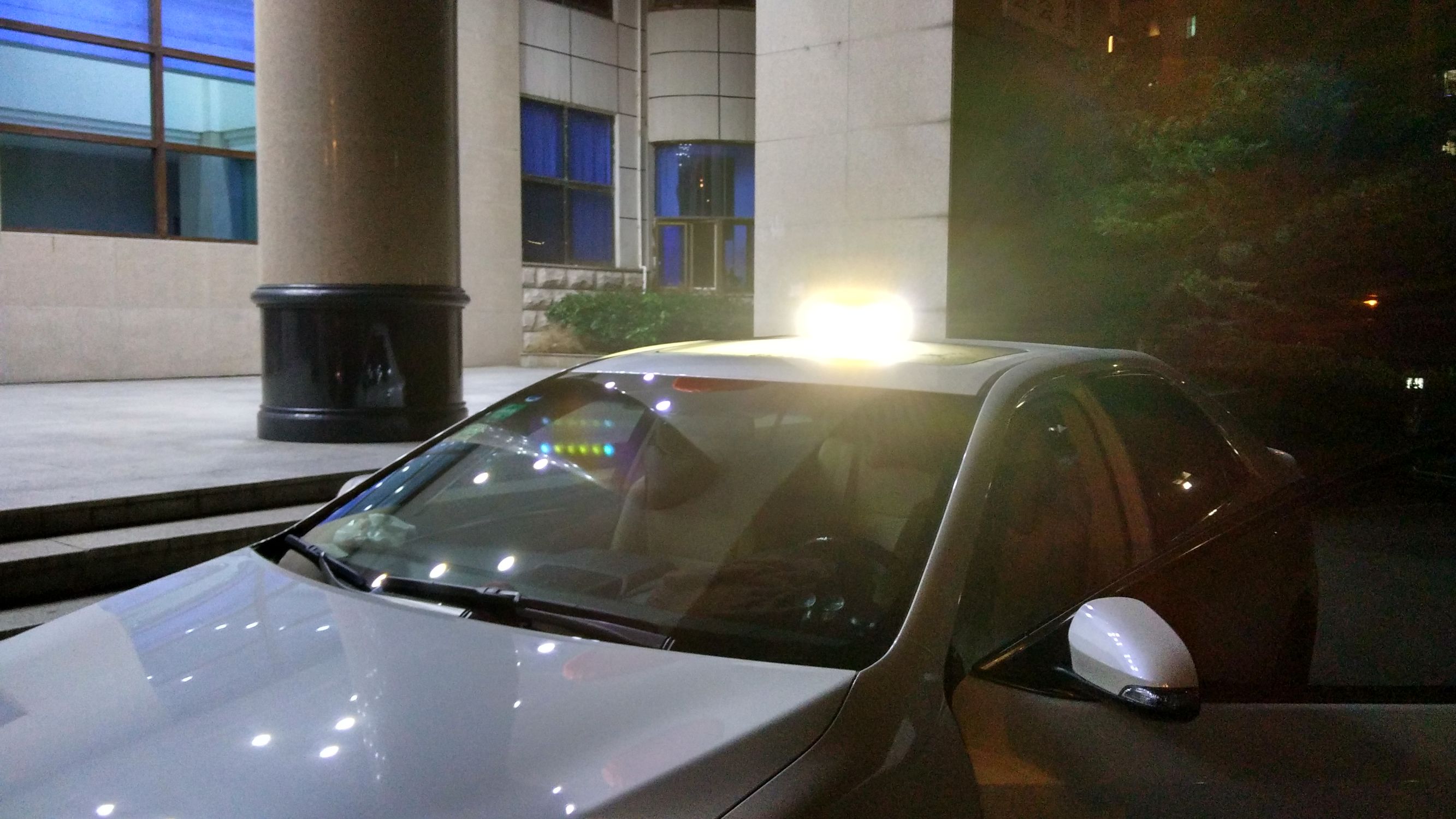 用探照灯怼远光狗怎么样,对付远光狗直接怼上去