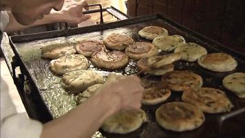 在上海米其林餐厅用餐,阿大葱油饼米其林