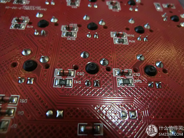 国产轴请继续努力！曜越TteSPORTS波塞冬ZRGB背光机械键盘评测