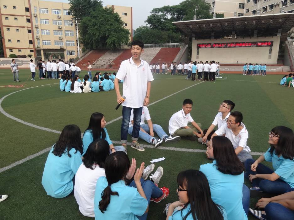 走进最美校园柳荫中学,走进最美校园与秋天