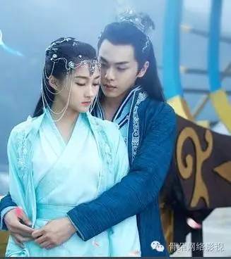 十一补片指南｜不想出去看人潮，就窝在家里跟“老公们”约会吧