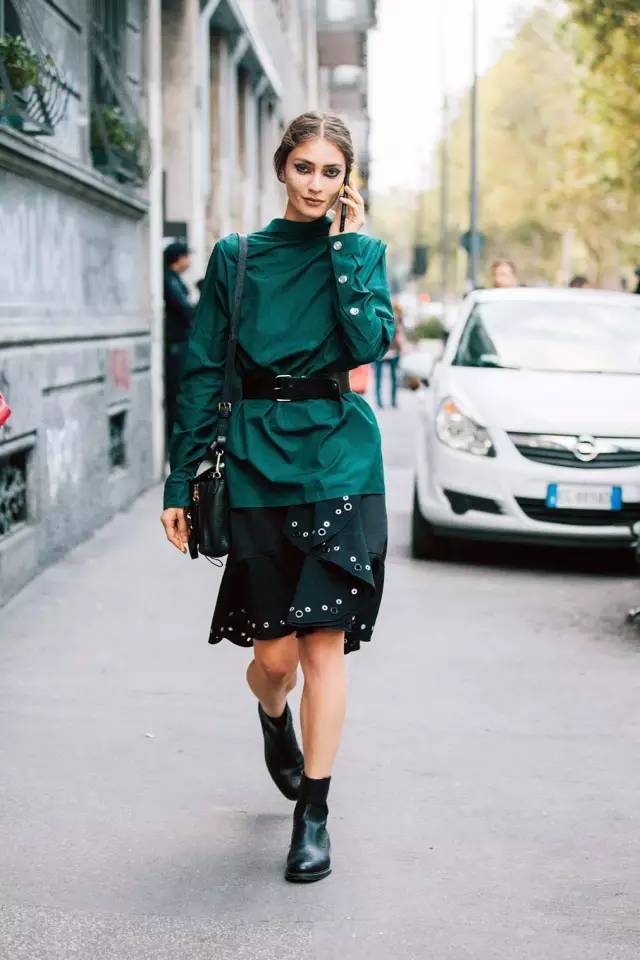 秋季不换装?夏季单品叠穿的秘密法则