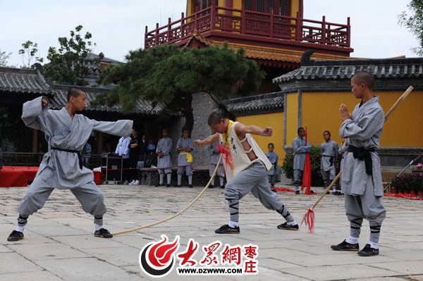 少林十八手大战洪拳,少林武僧演练少林十八手