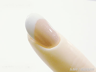 美甲法式白边画法,diy美甲教程简单大方