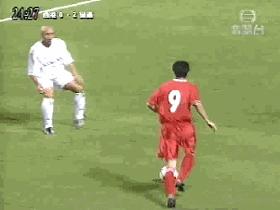 犯罪式过人原版,球王贝利过人精彩盘点