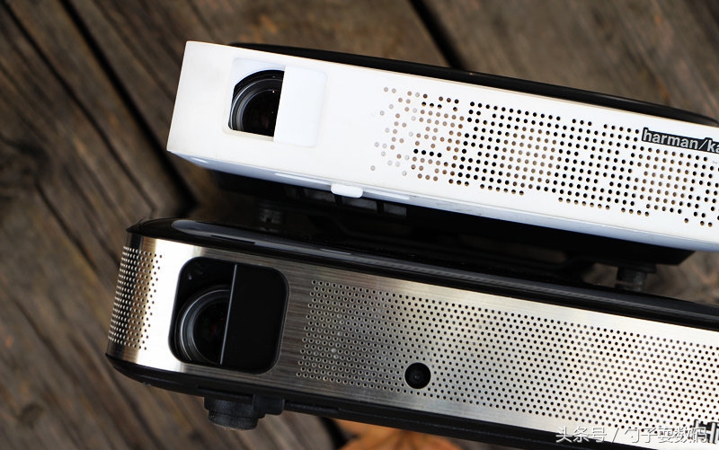 2万流明和4万流明投影机对比,led投影多少流明合适