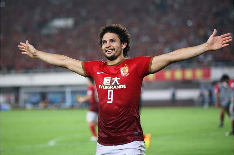 国足一战暴露3大短板,媒体:国足确实滑落到亚洲三流