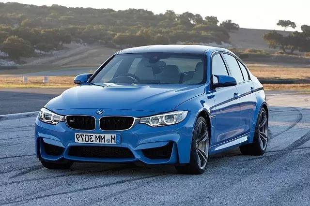 有钱买豪车没钱用,有钱买车买房没钱还账