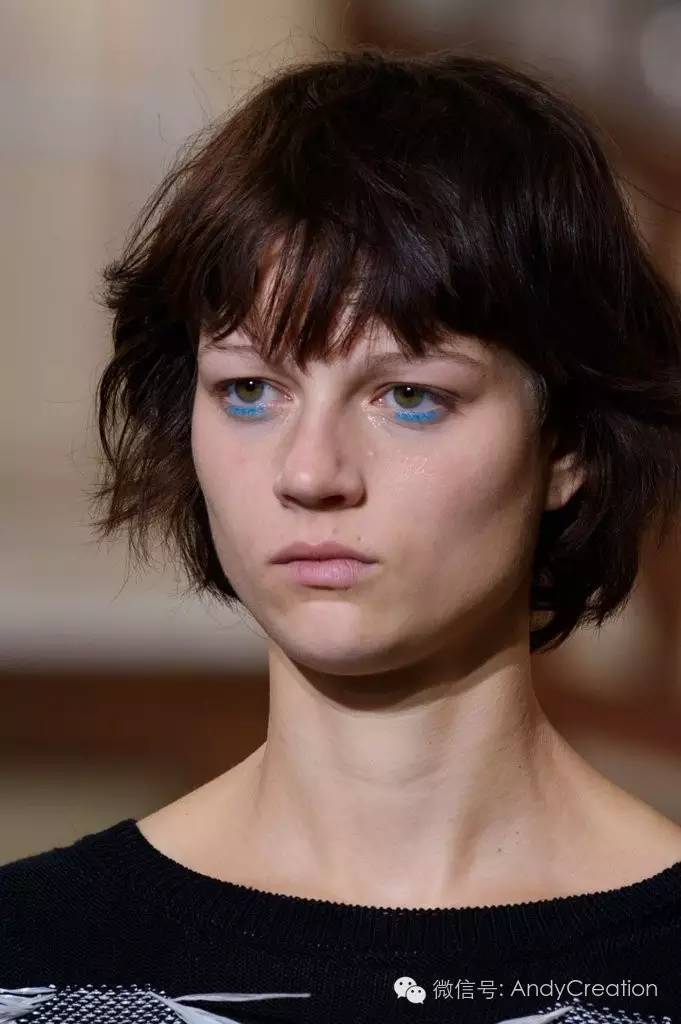 2019秋冬秀场妆容,巴黎时装周的妆容衣服特点