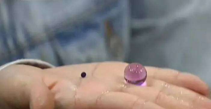 小孩子误吞珠子危害,小孩误吞塑料小珠子怎么办