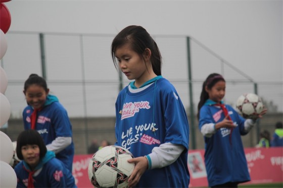 国际足联footballforschools公益项目,2021年国际足联