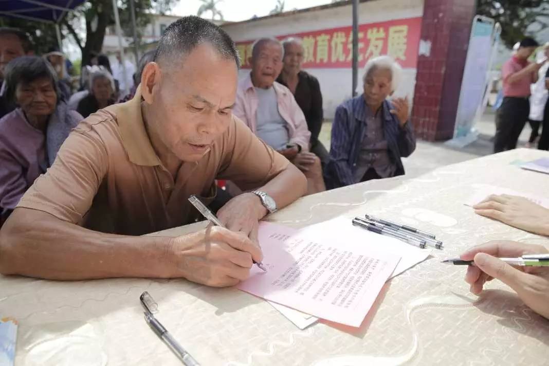 肝母细胞瘤手术在哪个位置开刀,医生微创取脑瘤