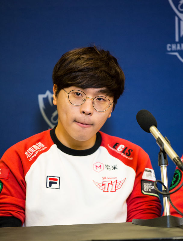 笨鸡skt采访,skt赛后采访搞笑视频