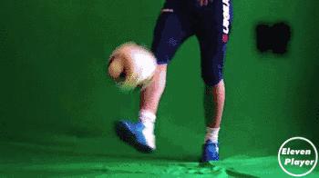 花式足球起球教学慢动作,马塞洛起球法足球教学