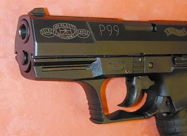 战术美学|《疾速追杀》的“枪械世界”