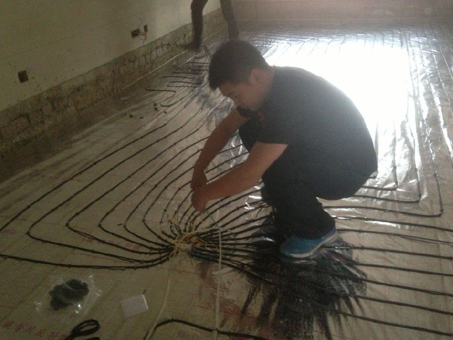 水地暖和电地暖使用哪个更好一点,水地暖和电地暖哪个较好