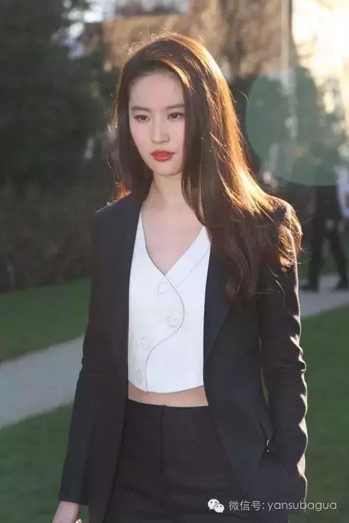 女明星争相自称老公，但她们不懂真正让我们想弯的女人什么样