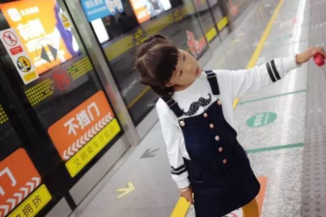 姐妹亲子装怎么拍,亲子装的闺蜜照