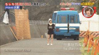 搞笑动态图：人见人爱的小萝莉